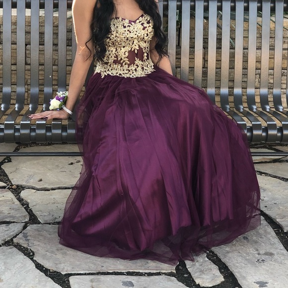 Prom dress (long) - Picture 3 of 4